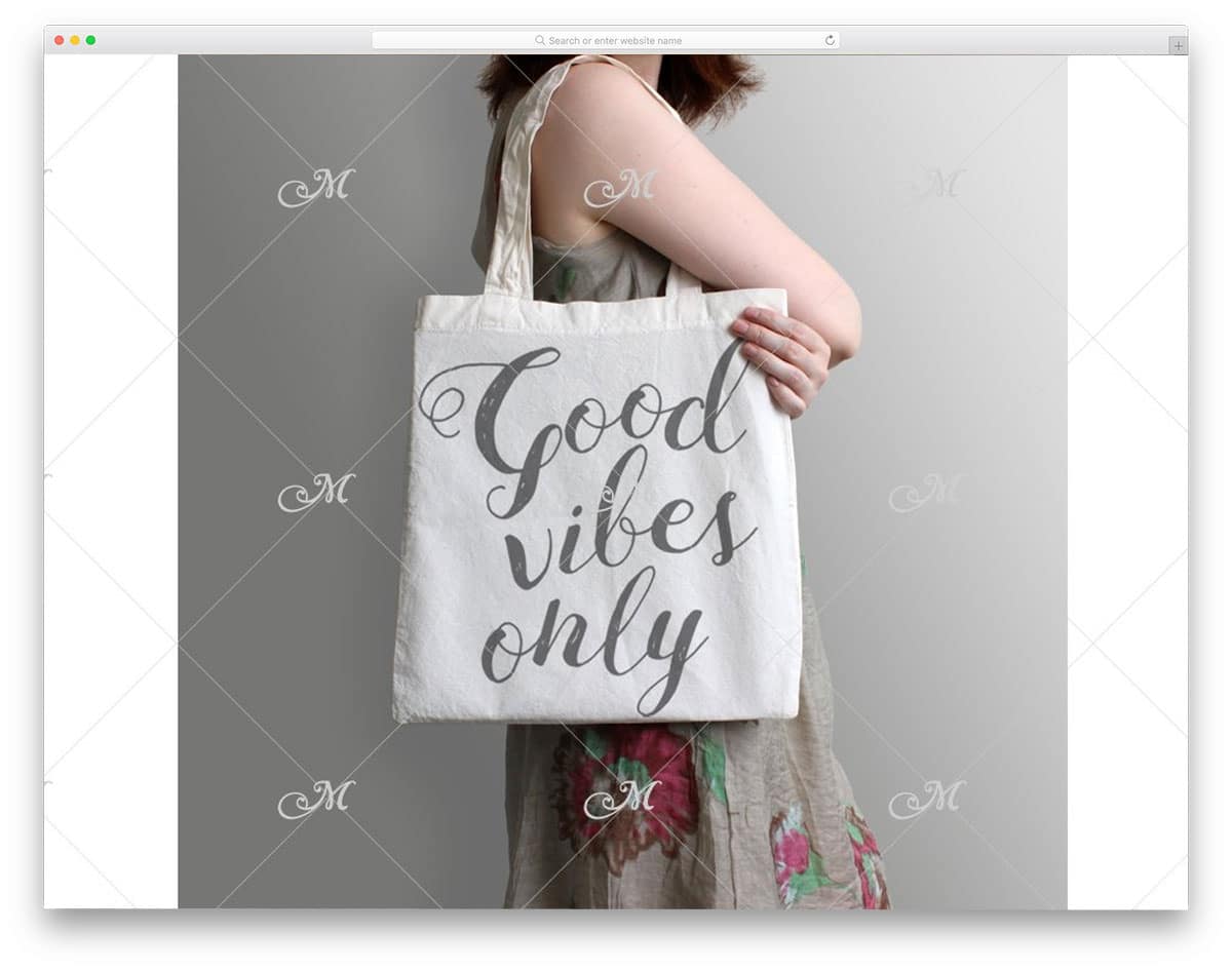 women with tote bag mockup
